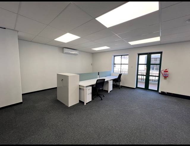 138M² OFFICE TO LET IN HYDE PARK